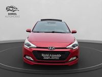 Gebraucht Hyundai i20 120 PS (88 kW) 2016 Rot Limousine