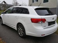Gebraucht Toyota Avensis Premium 177 PS (130 kW) 2012 Weiß metallic Kombi