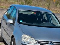 Second-hand VW Golf 140 CP (102 kW) 2004 Argintiu Coupe