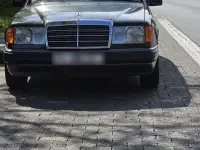 Gebraucht Mercedes E260 160 PS (117 kW) 1992 Schwarz Limousine