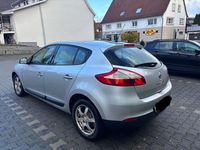 Gebraucht Renault Mégane III Dynamique 131 PS (96 kW) 2009 Silber Kleinwagen