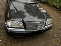 Gebraucht Mercedes C250 113 PS (83 kW) 1993 Schwarz Limousine
