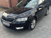 Usado Skoda Octavia 110 HP (80 kW) 2017 Preto Carrinha