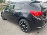 Gebraucht Opel Astra Edition 140 PS (102 kW) 2013 Schwarz Limousine