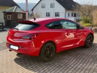 Gebraucht Opel Astra GTC Active 165 PS (121 kW) 2013 Rot Limousine