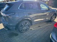 Gebraucht VW Tiguan R-line 150 PS (110 kW) 2025 Delfingrau metallic SUV