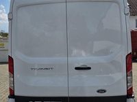 Second-hand Ford Transit 131 CP (96 kW) 2019 Alb Monovolum