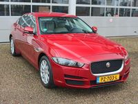 Używany Jaguar XE Prestige 250 KM (183 kW) 2017 Czerwony Sedan/Limuzyna