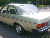 Gebraucht Mercedes 200 109 PS (80 kW) 1982 Grün Limousine