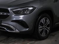 Gebraucht Mercedes GLA200 Progressive 163 PS (119 kW) 2024 Grau SUV