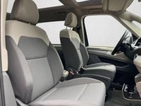 Second-hand VW T7 204 CP (150 kW) 2024 Albastru Van