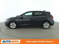 Gebraucht VW Golf VIII Style 131 PS (96 kW) 2020 Uranograu/cinza urano Limousine