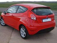 Gebraucht Ford Fiesta 82 PS (60 kW) 2013 Rot Kleinwagen