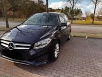 Gebraucht Mercedes B220 177 PS (130 kW) 2017 Blau Van / Kleinbus