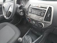 Gebraucht Hyundai i20 Trend 86 PS (63 kW) 2015 Rot Kleinwagen