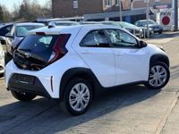 Gebraucht Toyota Aygo X 72 PS (52 kW) 2022 Super (pure) white ii SUV