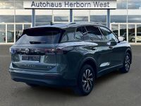 Gebraucht VW Tiguan Life 150 PS (110 kW) 2025 Gruen SUV