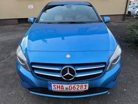 Gebraucht Mercedes A180 122 PS (89 kW) 2013 Blau Limousine