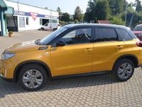 Gebraucht Suzuki Vitara Comfort 129 PS (94 kW) 2022 Solar yellow / black SUV