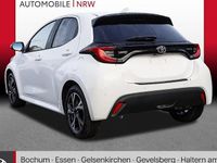 Neu Toyota Yaris Hybrid 116 PS (85 kW) 2025 Weiß Limousine