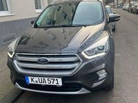 Gebraucht Ford Kuga Titanium 150 PS (110 kW) 2018 Grau SUV