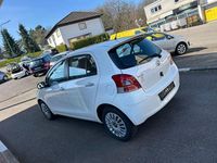 Gebraucht Toyota Yaris Edition 99 PS (72 kW) 2010 Weiß Kleinwagen