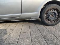 Gebraucht Toyota Yaris 65 PS (47 kW) 2003 Grau Kleinwagen