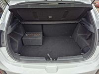 Gebraucht Kia Ceed GT-Challenge 204 PS (150 kW) 2016 (hw2) deluxeweiss met. Kleinwagen