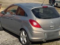 Gebraucht Opel Corsa Selection 95 PS (69 kW) 2012 Gelb Kleinwagen