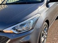 Gebraucht Hyundai i20 Advantage 101 PS (74 kW) 2020 Grau Kleinwagen
