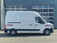 Second-hand Renault Master 135 CP (99 kW) 2021 Alb Monovolum