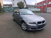 Gebraucht BMW 318 143 PS (105 kW) 2010 Grau Limousine