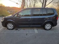 Gebraucht VW Touran Cup 140 PS (102 kW) 2014 Blau Van / Kleinbus