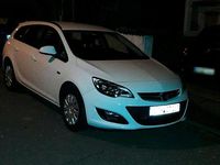 Gebraucht Opel Astra 101 PS (74 kW) 2013 Weiß Kombi