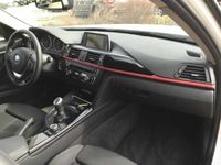 Gebraucht BMW 318 143 PS (105 kW) 2012 Weiß Limousine