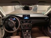 Gebraucht Mercedes GLA180 122 PS (89 kW) 2019 Weiß SUV