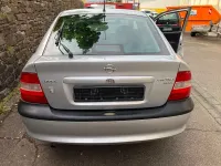 Gebraucht Opel Vectra 101 PS (74 kW) 1998 Silber Limousine