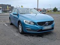 Gebraucht Volvo V60 150 PS (110 kW) 2016 Blau Kombi