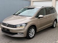 Gebraucht VW Touran Highline 116 PS (85 kW) 2017 Beige Van / Kleinbus
