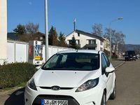 Gebraucht Ford Fiesta 82 PS (60 kW) 2010 Weiß Kleinwagen
