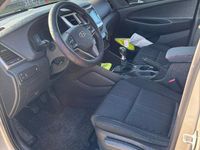 Gebraucht Hyundai Tucson Edition 132 PS (97 kW) 2015 Silber SUV