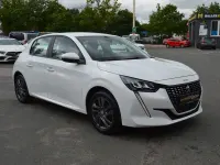 Gebraucht Peugeot 208 Active 101 PS (74 kW) 2022 Weiß Kleinwagen