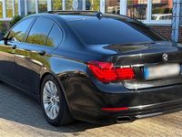 Usata BMW 730 258 CV (189 kW) 2012 Nero Berlina