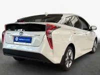 Gebraucht Toyota Prius Executive 122 PS (89 kW) 2018 Weiß Kleinwagen
