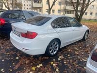 Gebraucht BMW 320 184 PS (135 kW) 2012 Weiß Limousine