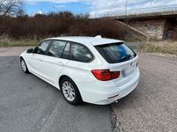 Gebraucht BMW 320 Sport Line 184 PS (135 kW) 2015 Weiß Kombi