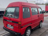 Gebraucht Piaggio Porter 69 PS (50 kW) 2013 Rot Van / Kleinbus