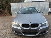 Gebraucht BMW 318 143 PS (105 kW) 2010 Grau Kombi