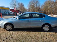 Gebraucht VW Passat Comfortline 140 PS (102 kW) 2005 Blau Limousine