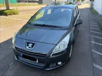 Gebraucht Peugeot 5008 Premium 111 PS (81 kW) 2011 Grau Van / Kleinbus